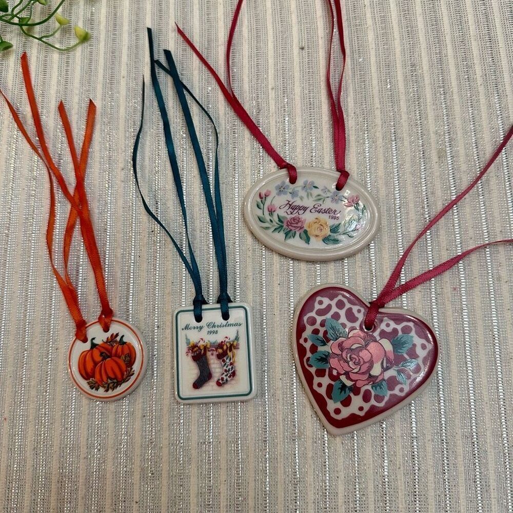 LONGABERGER lot of tie- on‎ Ceramic Vintage Hanging Ornaments 4 pieces - Picture 2 of 7